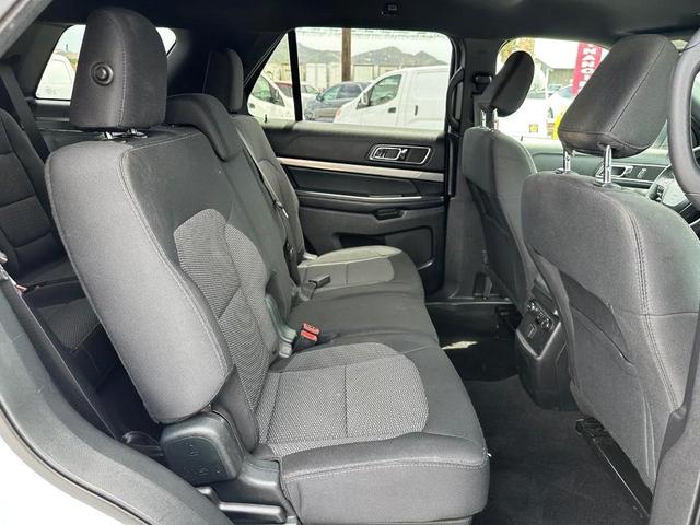 Photo of 2019 Oxford White Ford Explorer