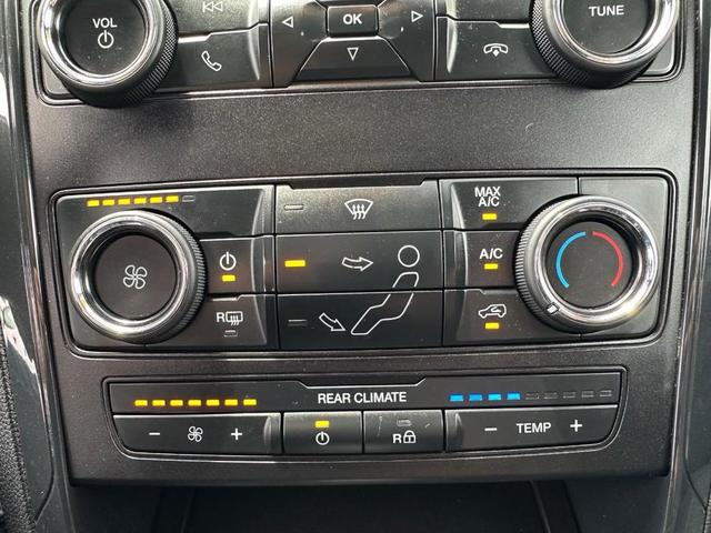 Photo of 2019 Oxford White Ford Explorer