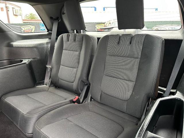 Photo of 2019 Oxford White Ford Explorer