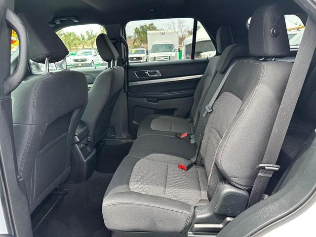 Photo of 2019 Oxford White Ford Explorer