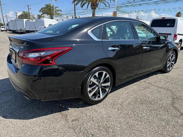 Photo of 2017 Super Black Nissan Altima