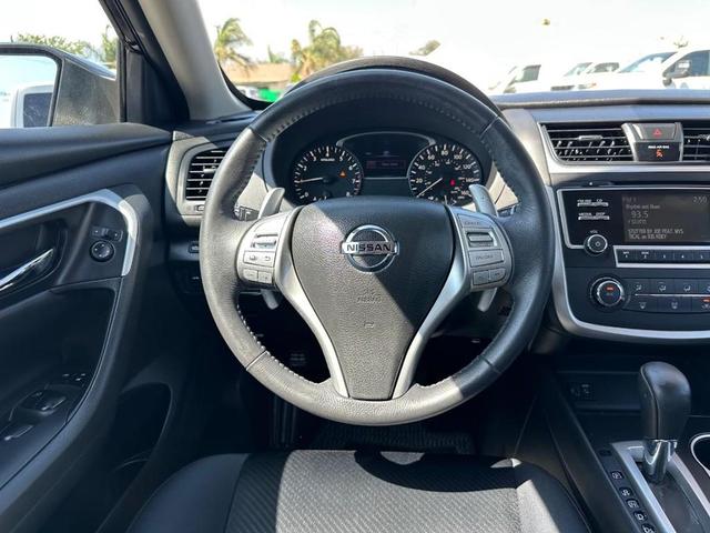 Photo of 2017 Super Black Nissan Altima