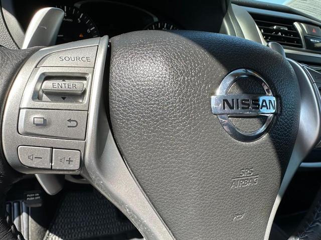 Photo of 2017 Super Black Nissan Altima