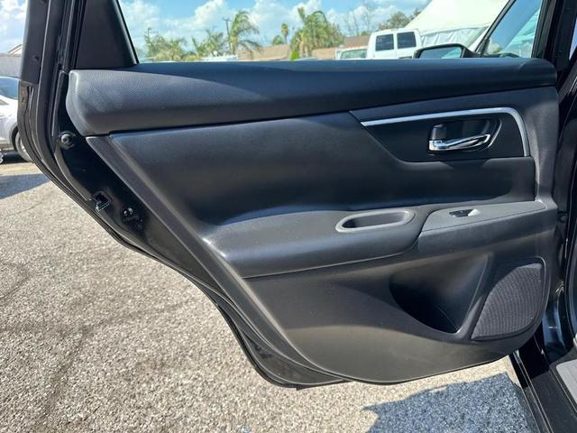 Photo of 2017 Super Black Nissan Altima