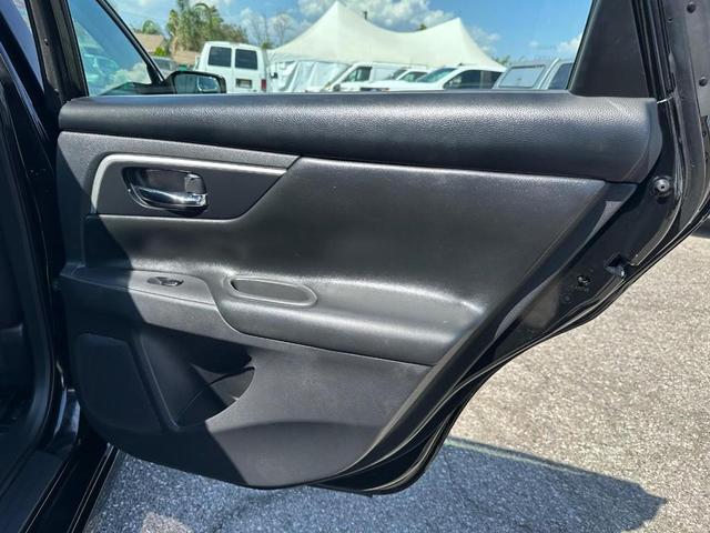 Photo of 2017 Super Black Nissan Altima