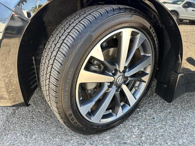 Photo of 2017 Super Black Nissan Altima