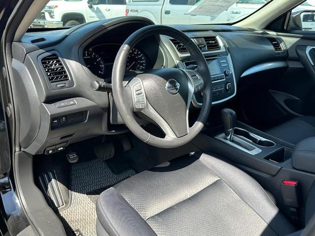 Photo of 2017 Super Black Nissan Altima