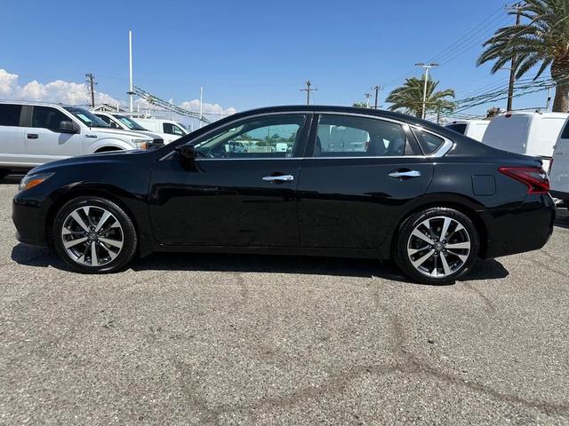 Photo of 2017 Super Black Nissan Altima
