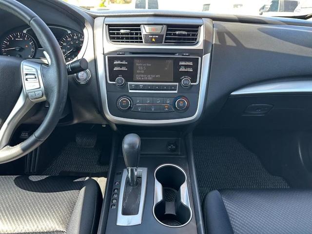 Photo of 2017 Super Black Nissan Altima