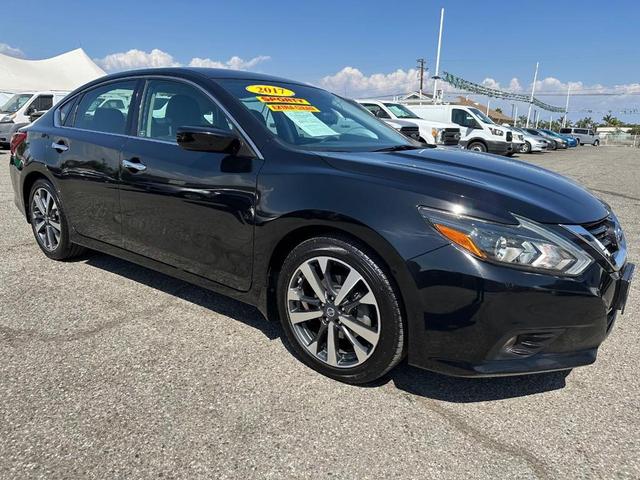 Photo of 2017 Super Black Nissan Altima