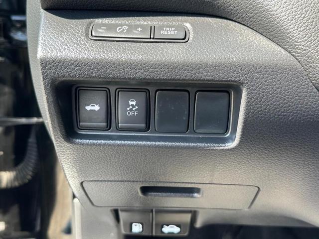 Photo of 2017 Super Black Nissan Altima
