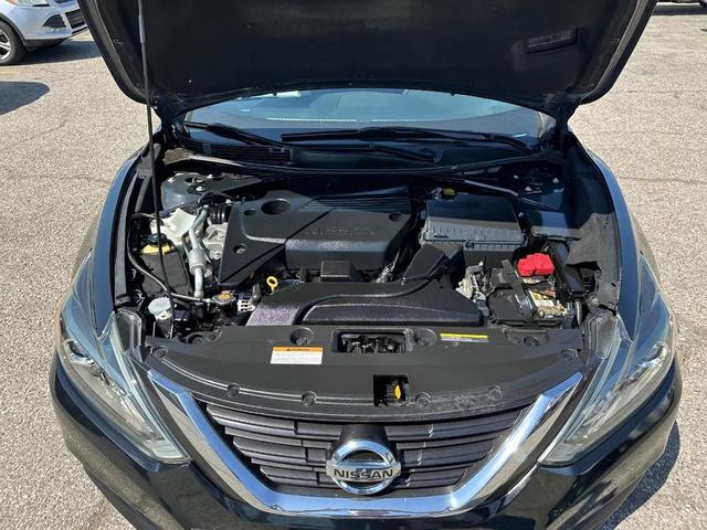 Photo of 2017 Super Black Nissan Altima