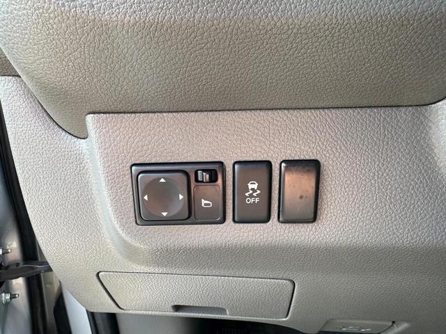 Photo of 2020 Brilliant Silver Metallic Nissan NV Passenger NV3500 HD