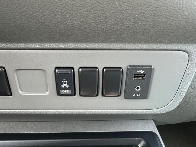 Photo of 2020 Brilliant Silver Metallic Nissan NV Passenger NV3500 HD