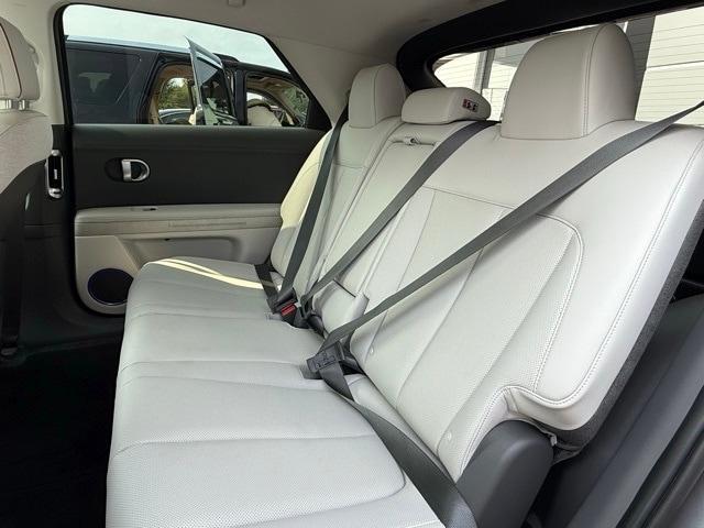 Photo of 2023 Gray Hyundai IONIQ 5