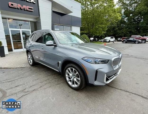 Photo of 2024 Skyscraper Gray Metallic BMW X5