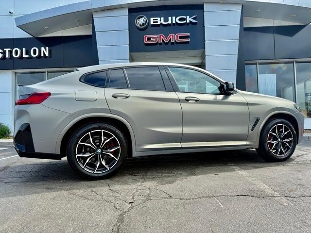 Photo of 2024 Alpine White BMW X4