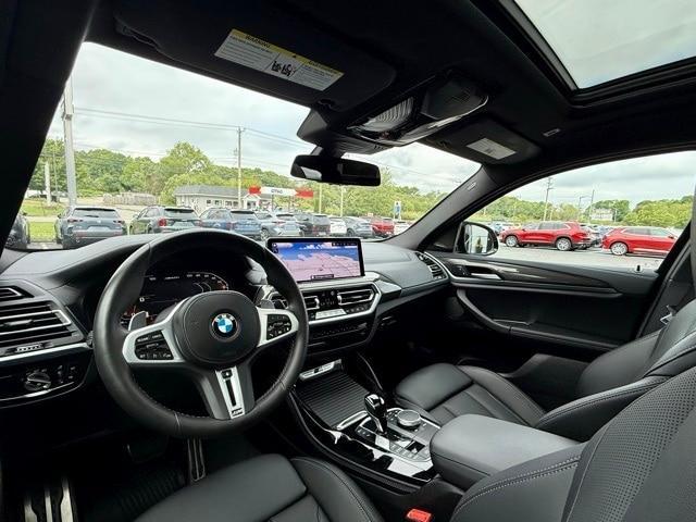 Photo of 2024 Alpine White BMW X4