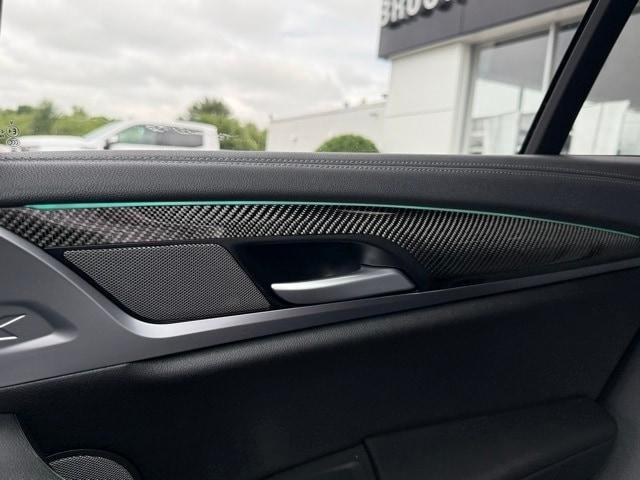 Photo of 2024 Alpine White BMW X4