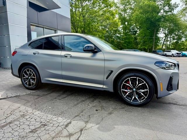 Photo of 2024 Alpine White BMW X4