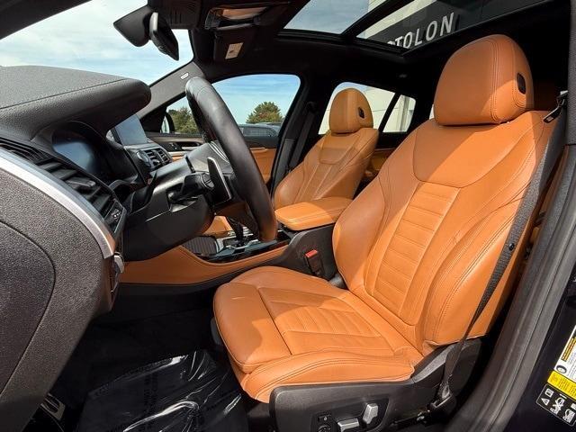 Photo of 2021 Carbon Black Metallic BMW X4