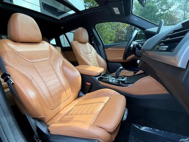 Photo of 2021 Carbon Black Metallic BMW X4
