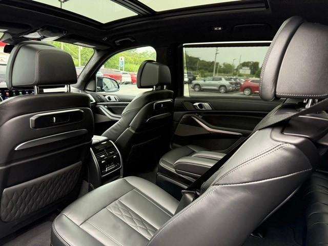 Photo of 2023 Bay Blue BMW X7