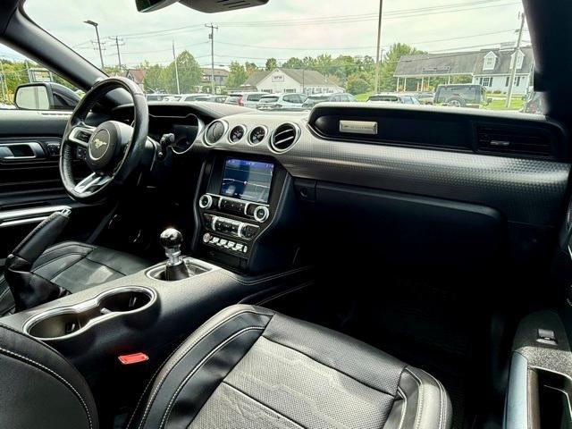 Photo of 2022 Purple Metallic Ford Mustang