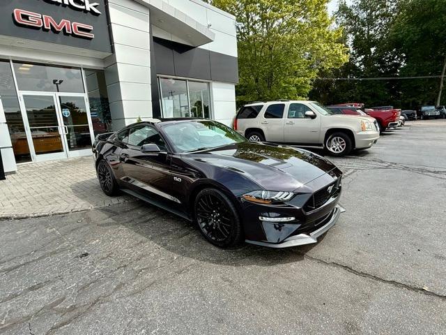 Photo of 2022 Purple Metallic Ford Mustang