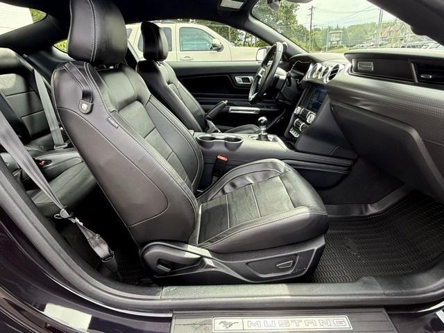 Photo of 2022 Purple Metallic Ford Mustang