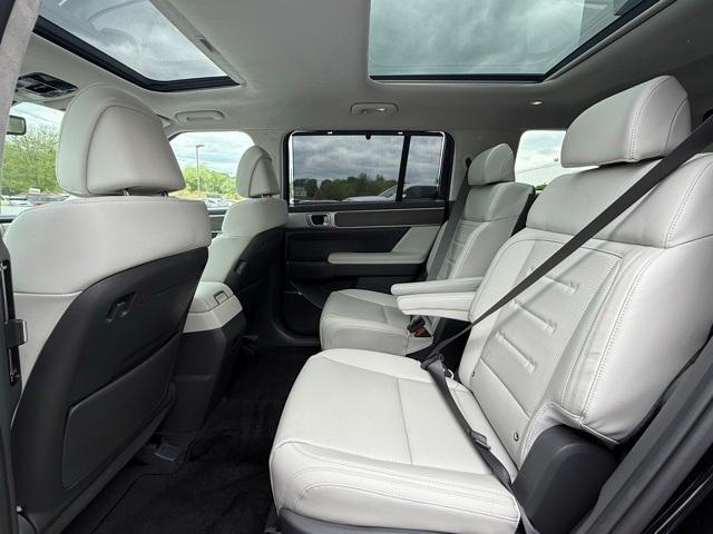 Photo of 2024 Phantom Black Hyundai SANTA FE