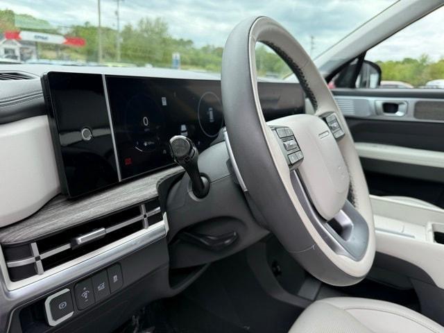 Photo of 2024 Phantom Black Hyundai SANTA FE