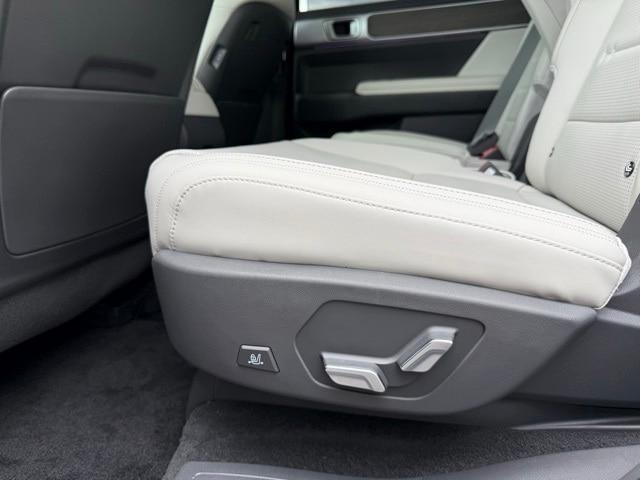 Photo of 2024 Phantom Black Hyundai SANTA FE