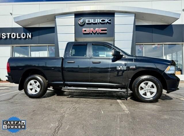 Photo of 2016 Brilliant Black Crystal Pearlcoat RAM 1500