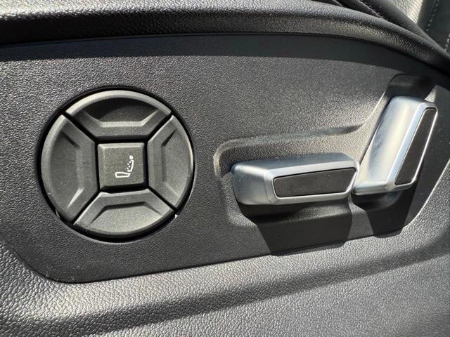 Photo of 2024 Sakhir Gold Metallic Audi Q8