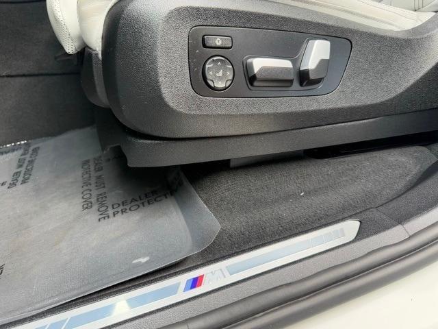 Photo of 2023 Alpine White BMW X5 PHEV