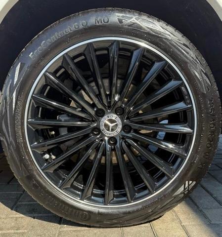 Photo of 2023 Polar White Mercedes-Benz GLC 300