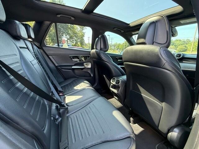 Photo of 2023 Polar White Mercedes-Benz GLC 300