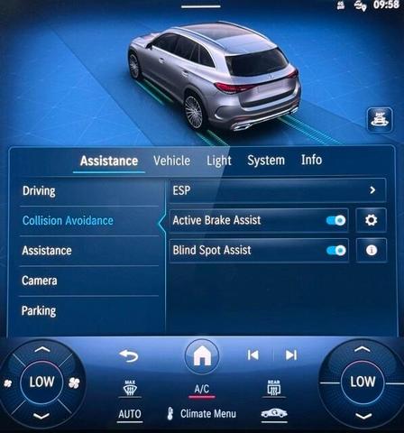 Photo of 2023 Polar White Mercedes-Benz GLC 300