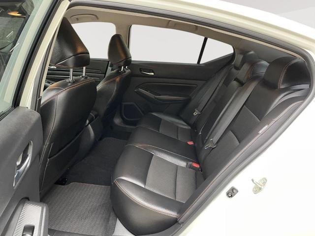 Photo of 2020 White Nissan Altima