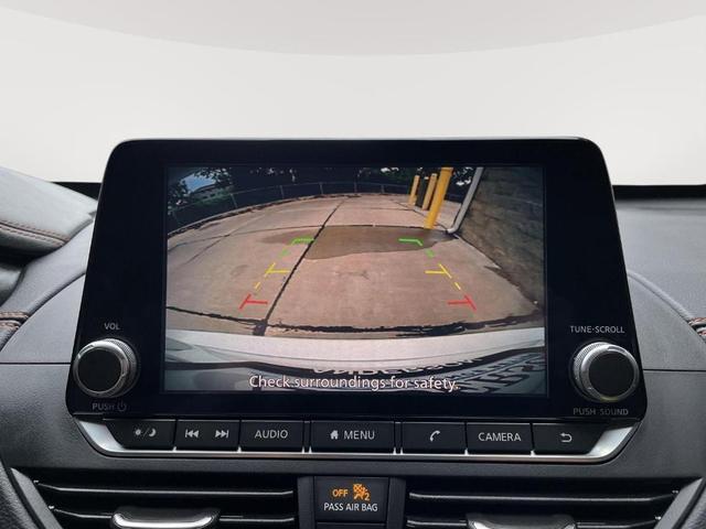 Photo of 2020 White Nissan Altima