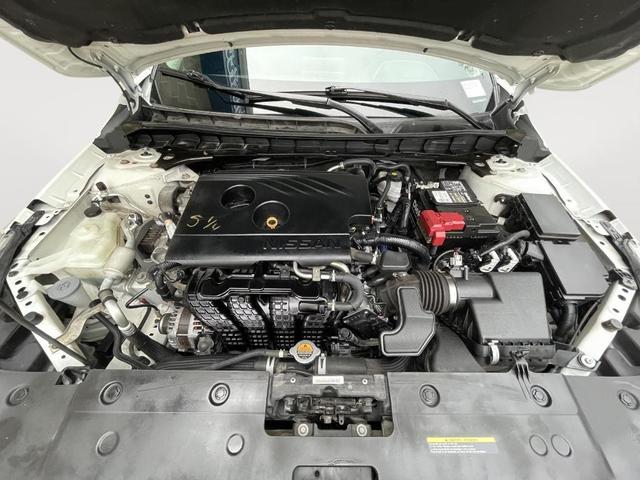 Photo of 2020 White Nissan Altima