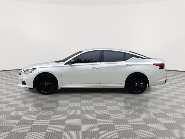Photo of 2020 White Nissan Altima