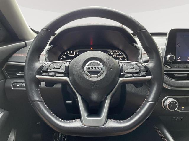 Photo of 2020 White Nissan Altima