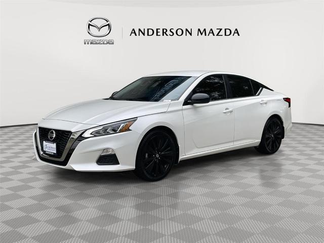 Photo of 2020 White Nissan Altima