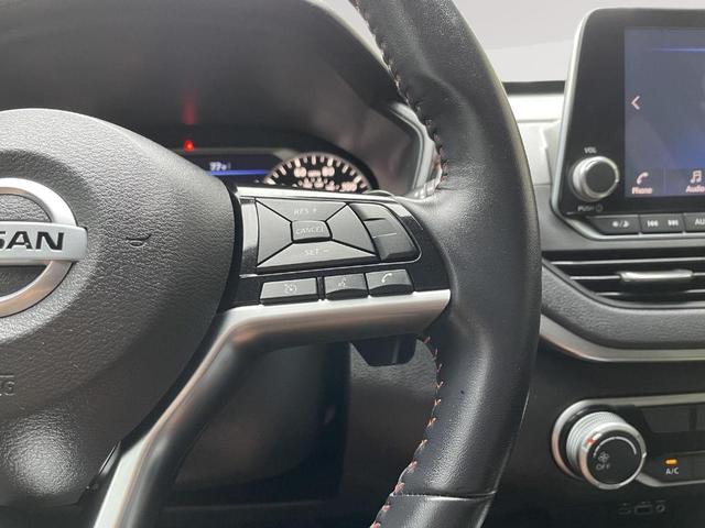 Photo of 2020 White Nissan Altima