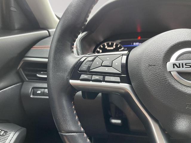 Photo of 2020 White Nissan Altima