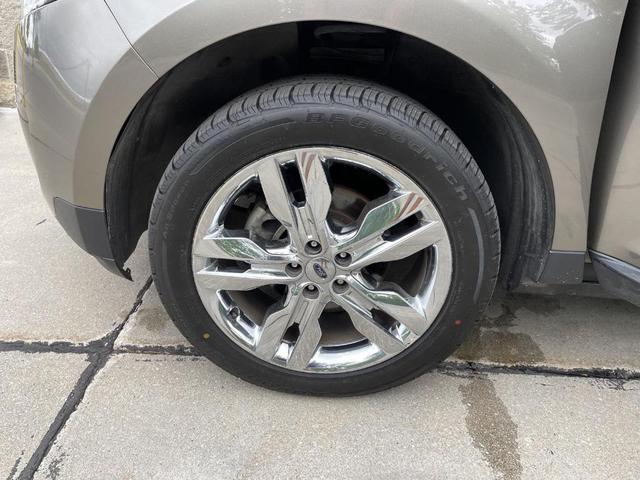 Photo of 2013 Mineral Gray Metallic Ford Edge