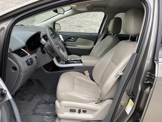 Photo of 2013 Mineral Gray Metallic Ford Edge