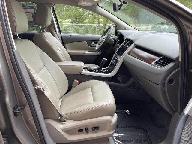 Photo of 2013 Mineral Gray Metallic Ford Edge